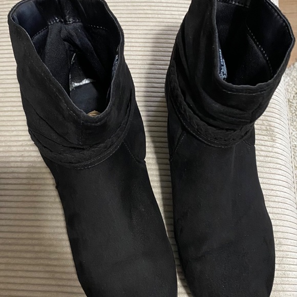 Arizona Black Booties - Picture 2 of 3